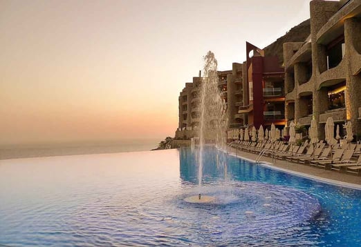 Oceanside infinity pool