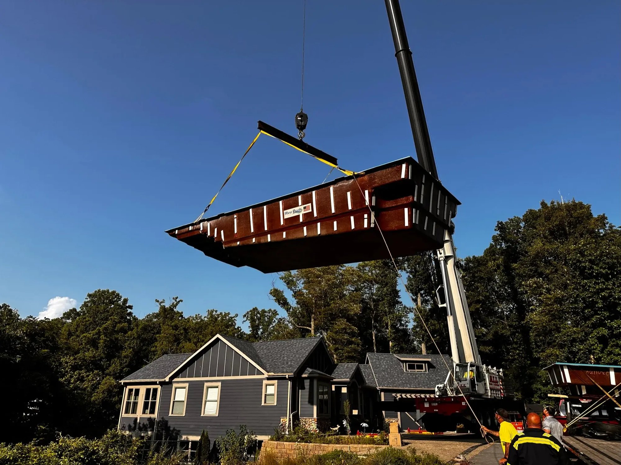 pool-hanging-crane