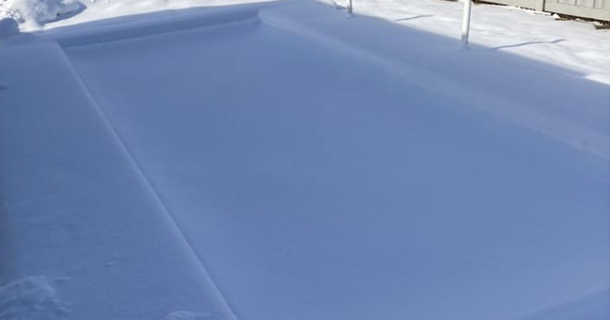 Should I Get an Automatic Pool Cover for My Pool?