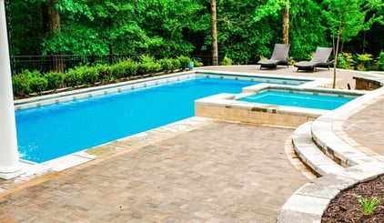 G36 pool with elevated tanning ledge