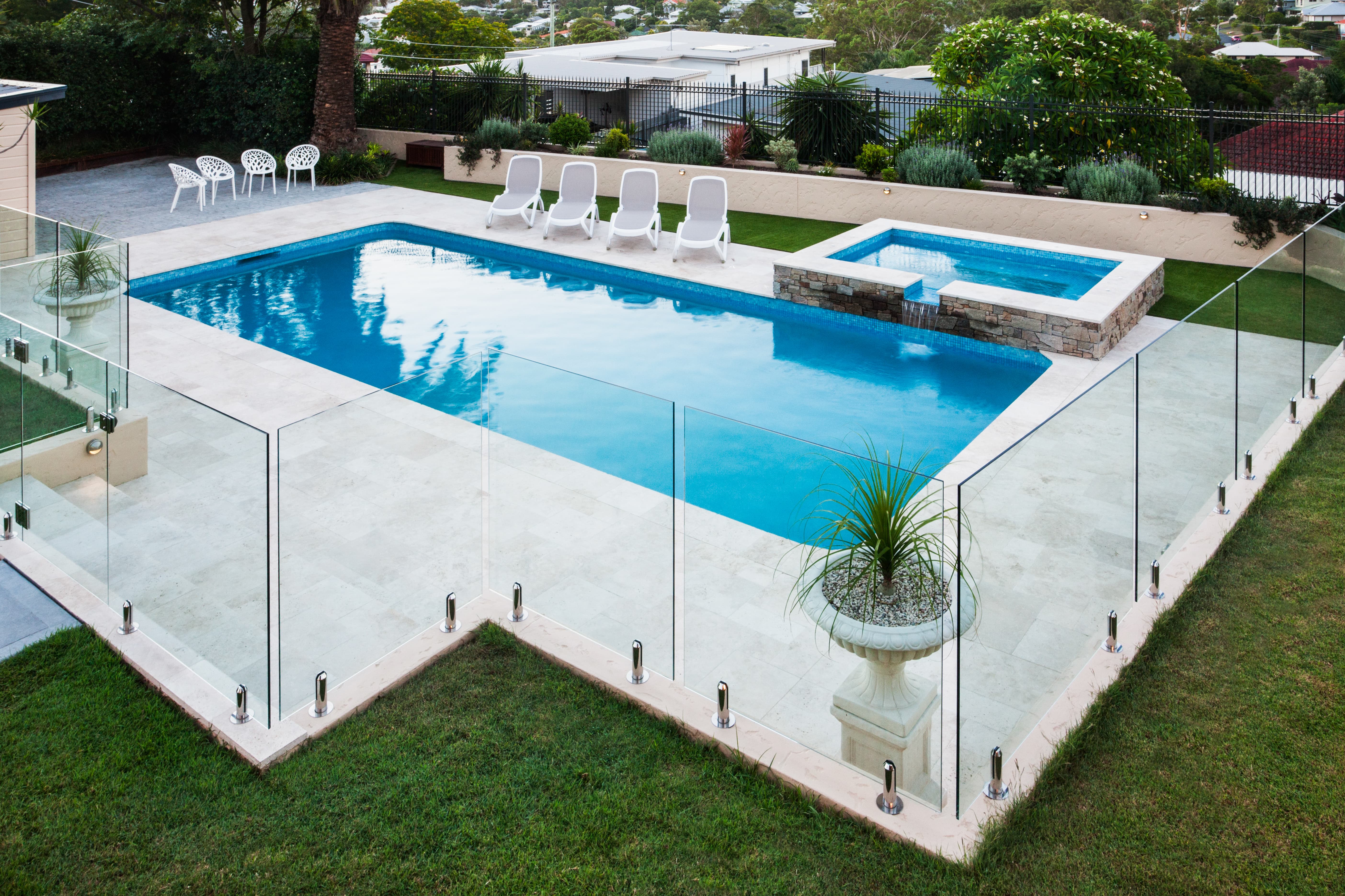 glass pool fence