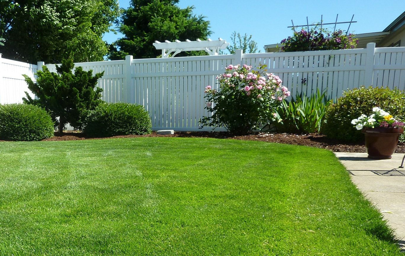 vinyl pool fence 