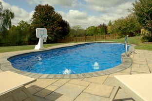 C40 pool in maya blue with bubblers