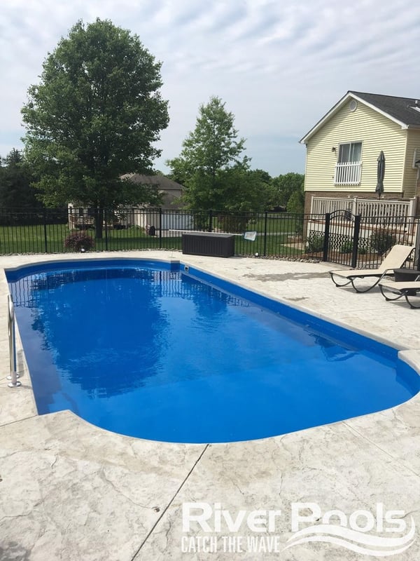 Roman Lounger fiberglass pool - how to choose the size and shape of your inground pool