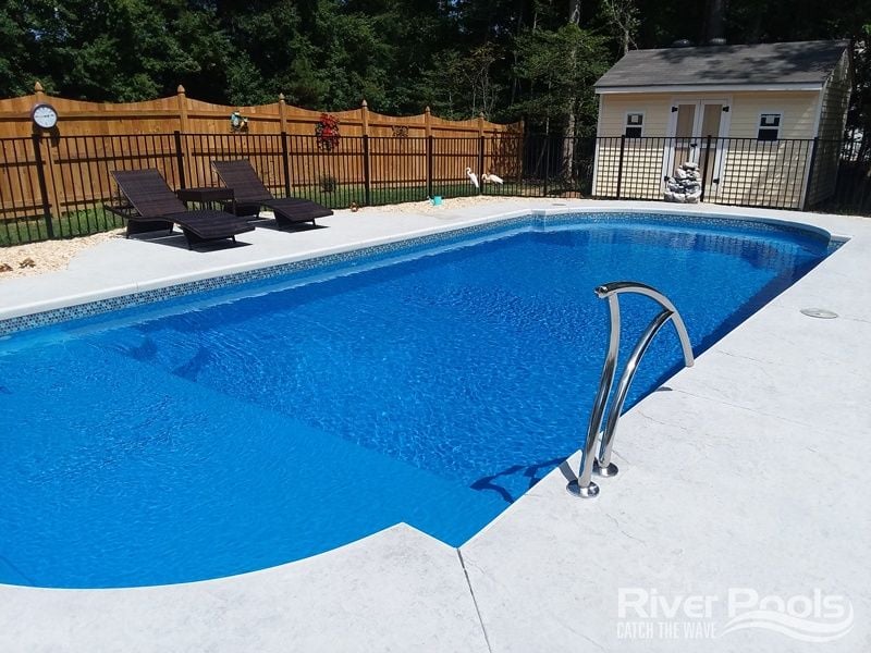 Roman-end L36 fiberglass pool (with tanning ledge)