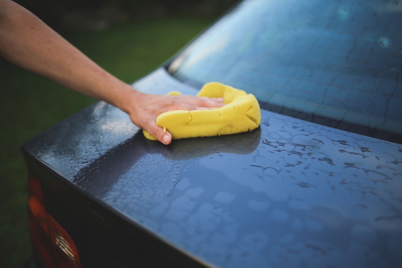 hand-washing-car