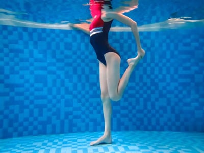 plunge-pool-underwater-exercise-resistance-1