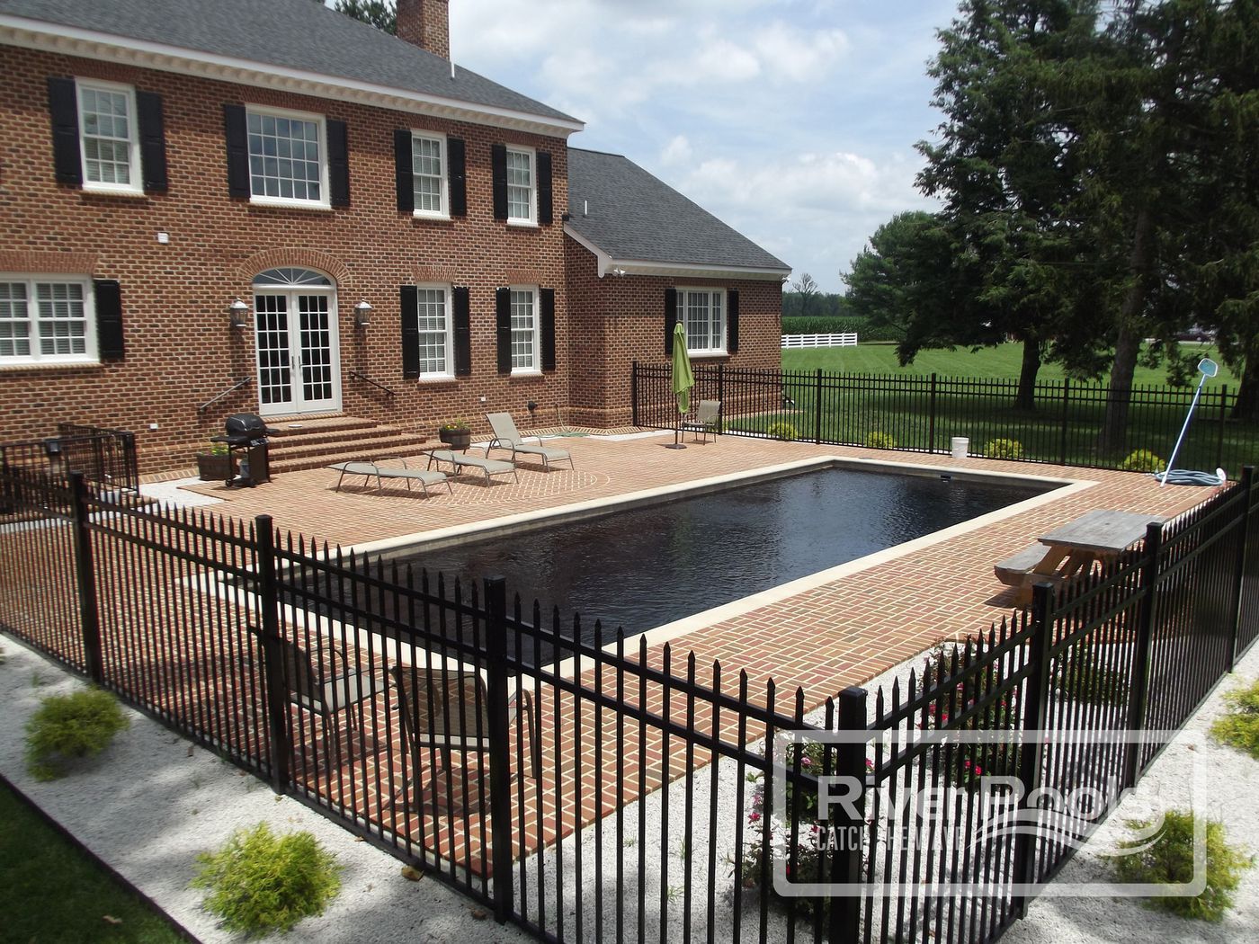 Small Pools 101: Shapes, Dimensions, Features And Other Considerations