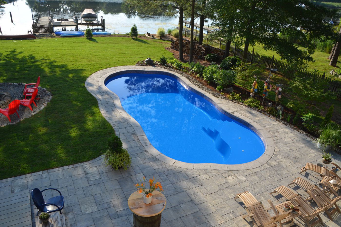 Freeform Fiberglass Pools: Comparisons and Ratings