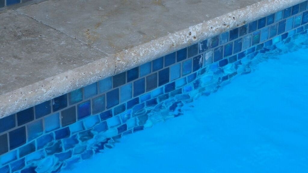 Waterline Tile On Fiberglass Pools, How Long Does It Take To Tile A Swimming Pool