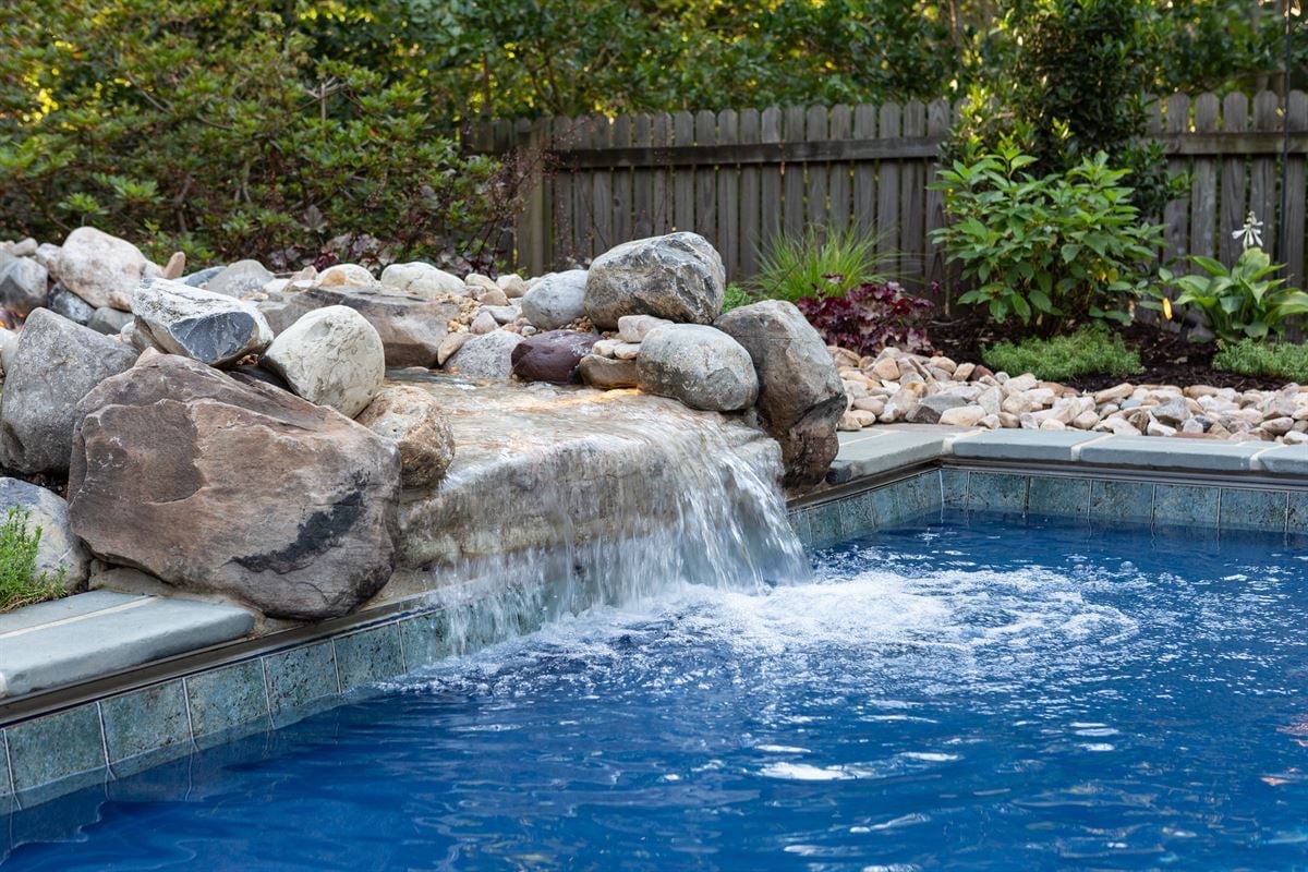 Riverpools fiberglass pool d32 series