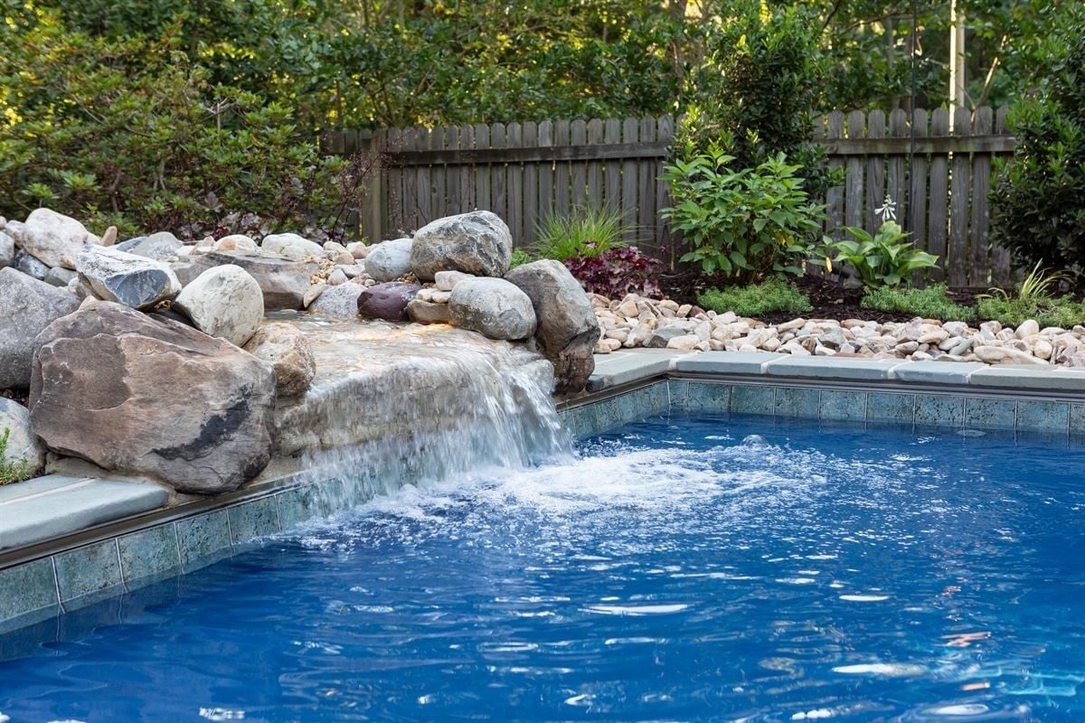 Riverpools fiberglass pool d32 series