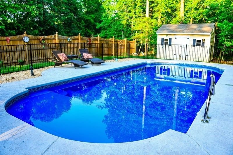  L36 pool in Maya Blue