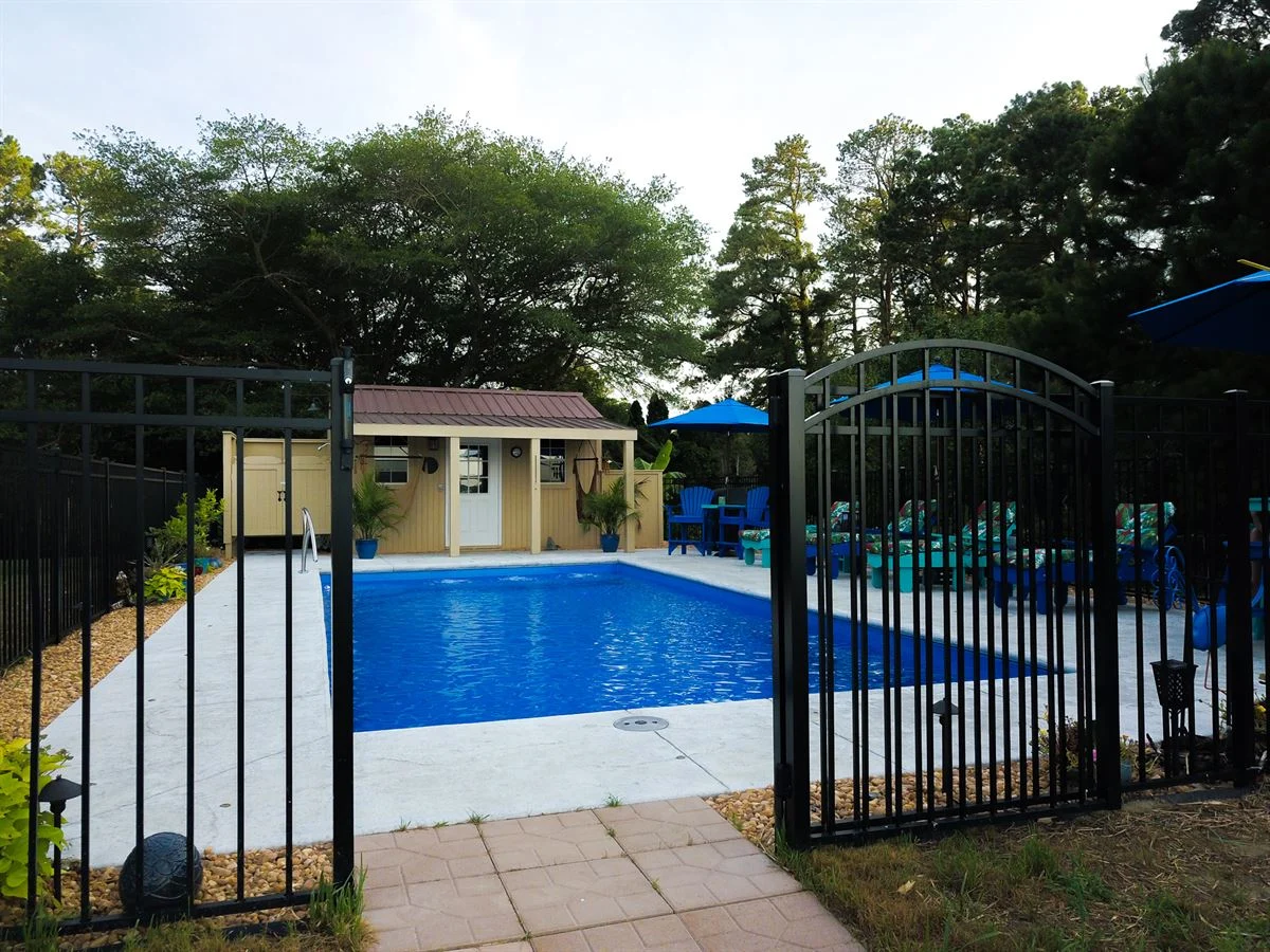 R32 pool in Maya with textured concrete deck