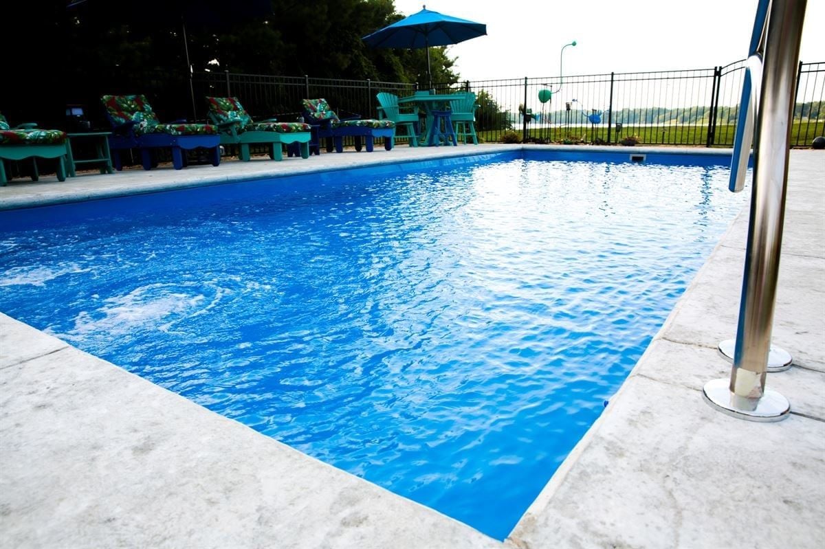 R32 pool in Maya with textured concrete deck