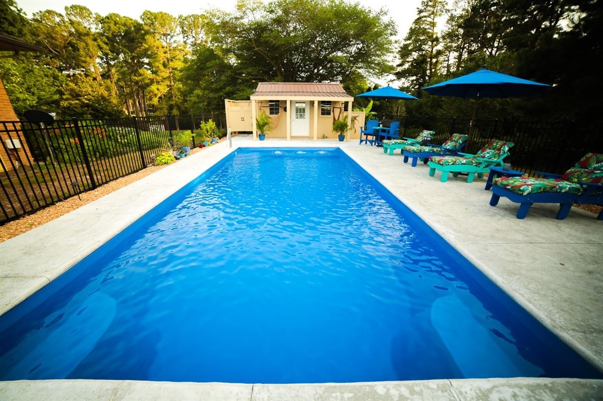 R32 pool in Maya with textured concrete deck