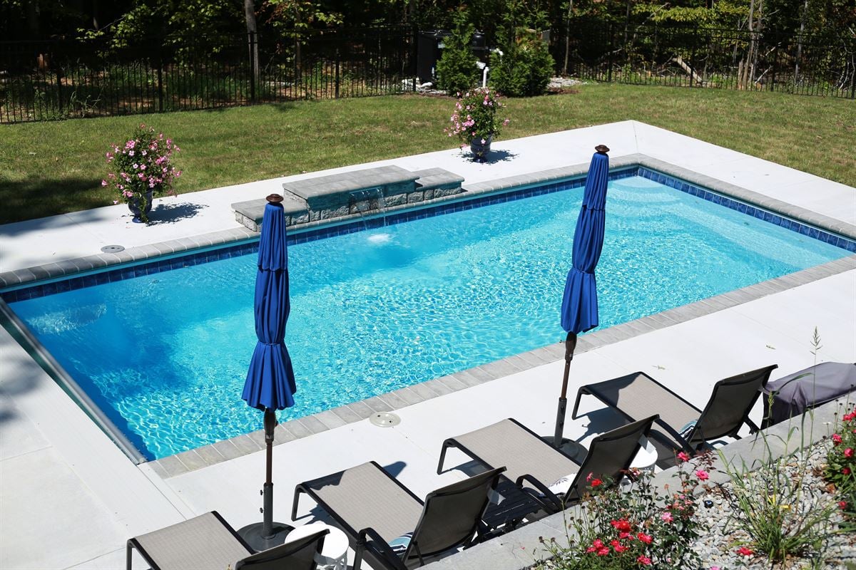 Rectangular, Freeform or What? Choosing a Pool Shape and Modern Rectangular Pool Designs 2022
