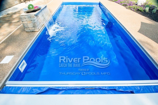 automatic-cover-water-feature-inground-fiberglass-pool-photo