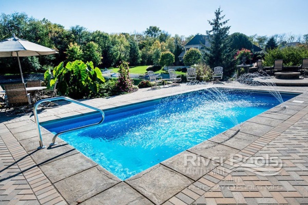 handrail-water-feature-inground-fiberglass-pool-photo