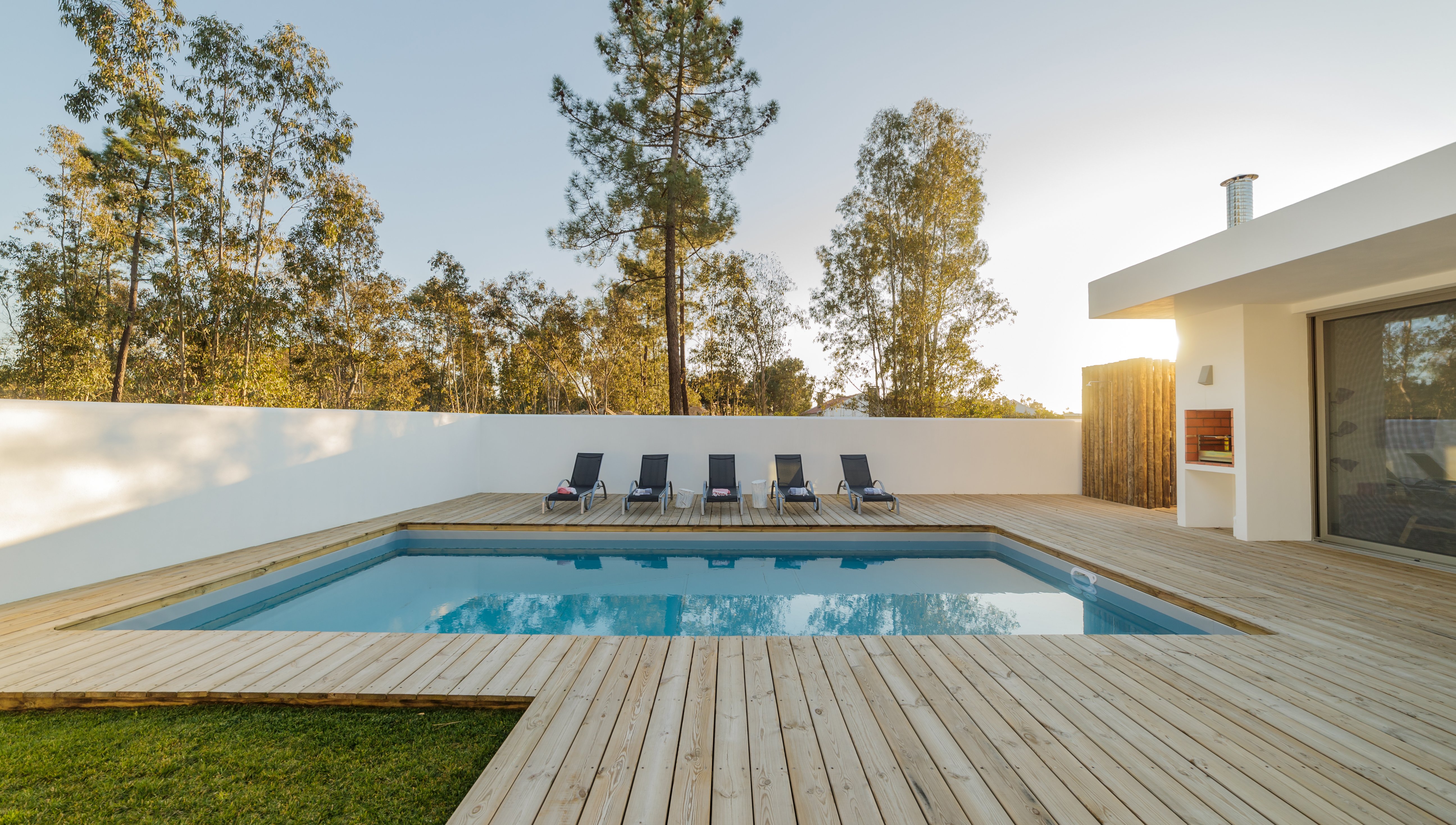Wooden Decks for Inground Swimming Pools: Cost, Types, and More