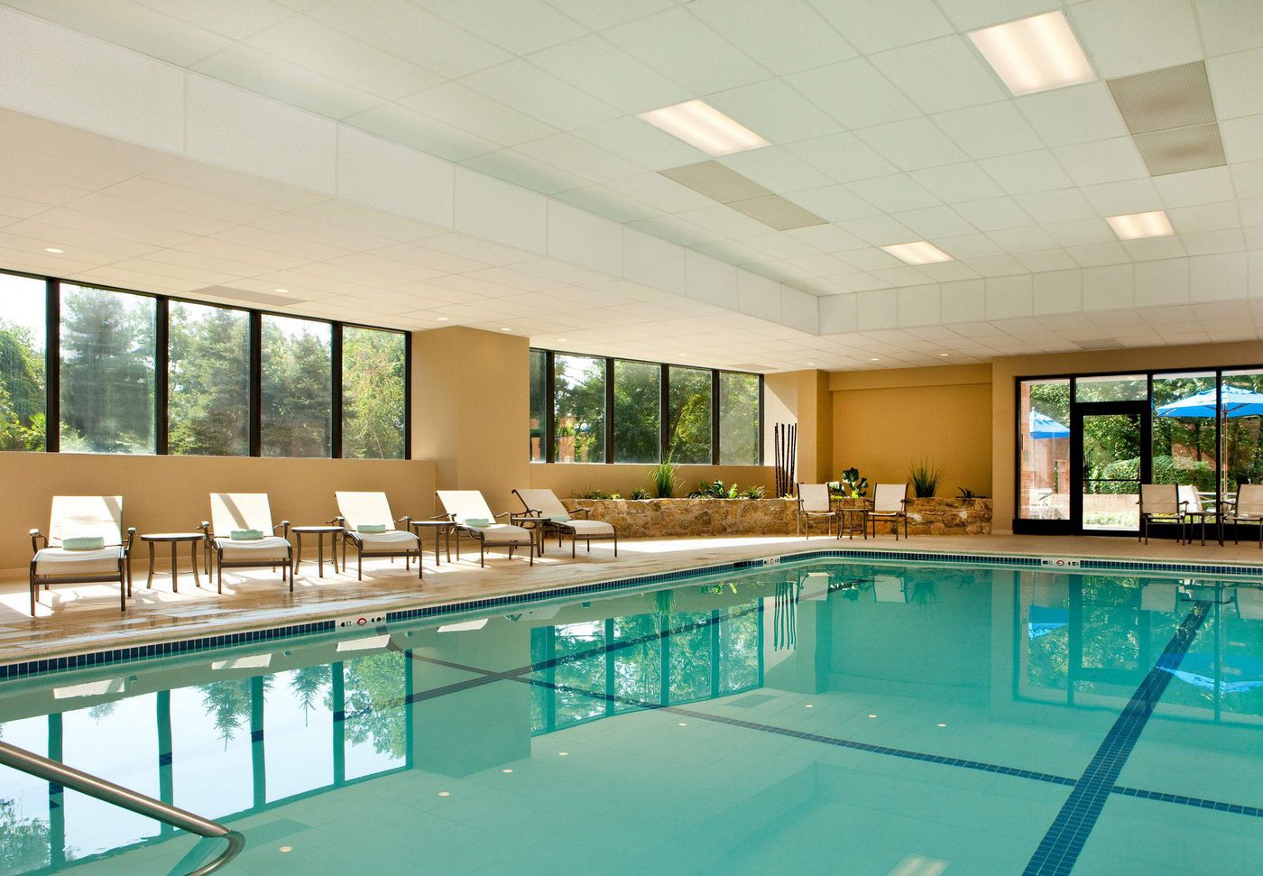 cost to build an indoor pool