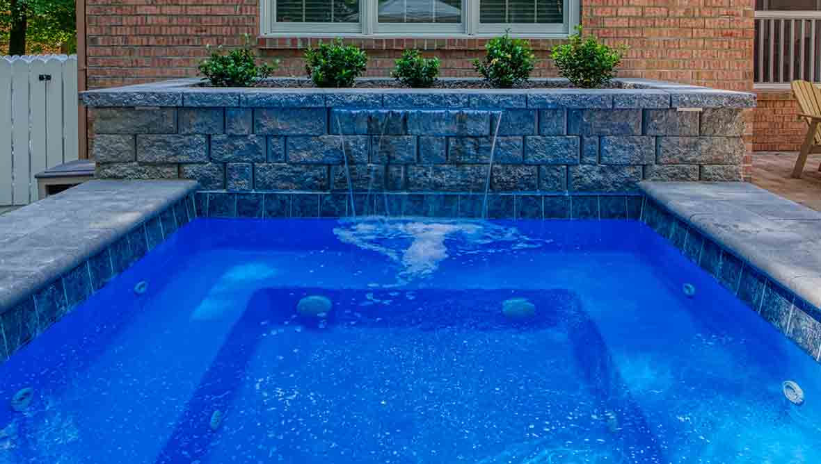 A Review of Fiberglass Pool and Spa Combos: Sizes, Designs, Pros, Cons